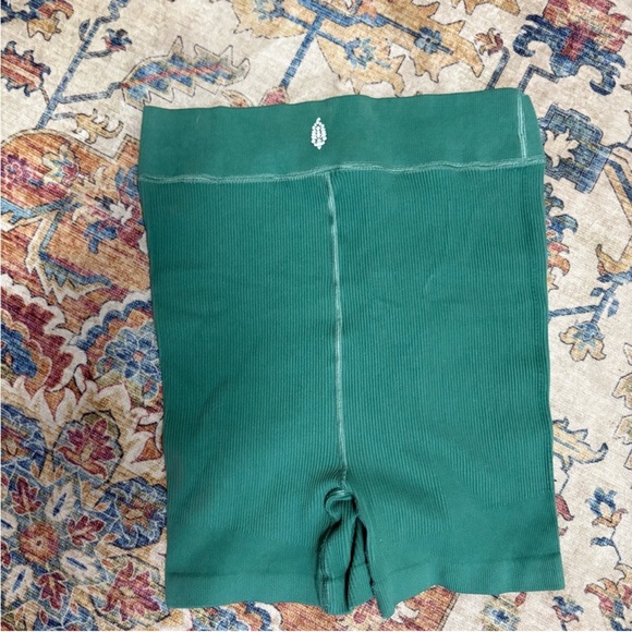 🆕💖Free People Free Throw Ribbed Shorts in Viridian - Picture 3 of 3